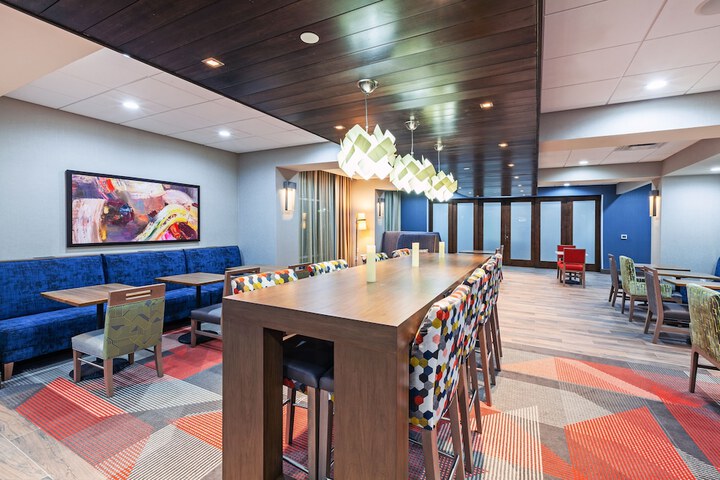 Hampton Inn Gardner Conference Center