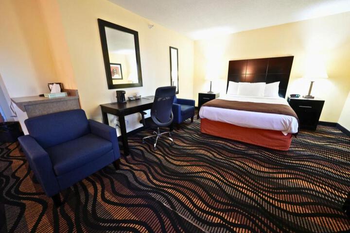 Rock Island Inn & Suites Streator IL