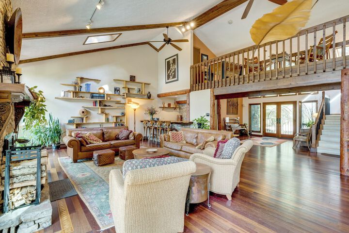 Luxe Poconos Pines Home w / Beach + Amenities!