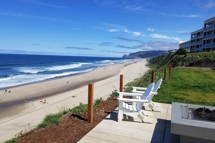 The Coho Oceanfront Lodge