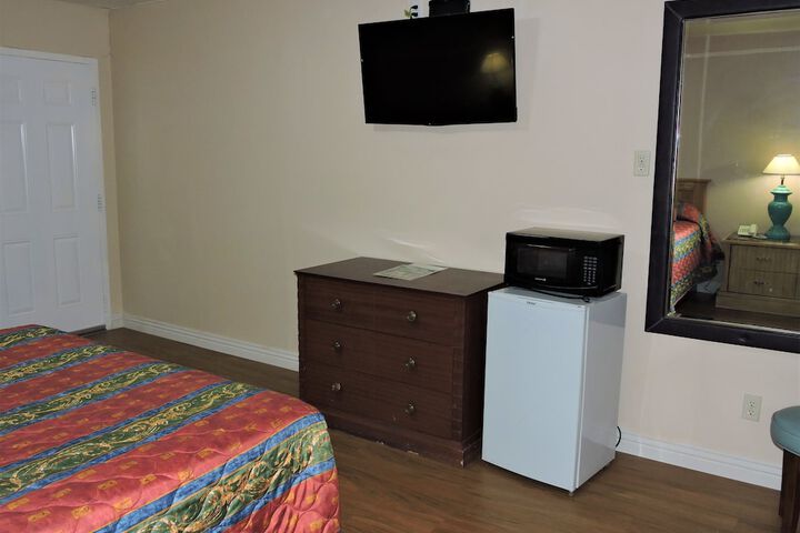 Room 28 of 32