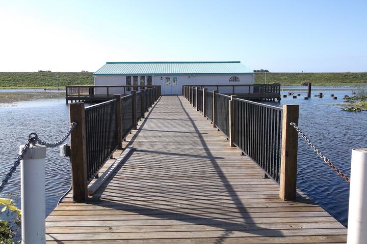 Lakeshore Resort and Marina