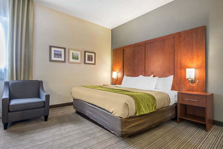 Room 16 of 32