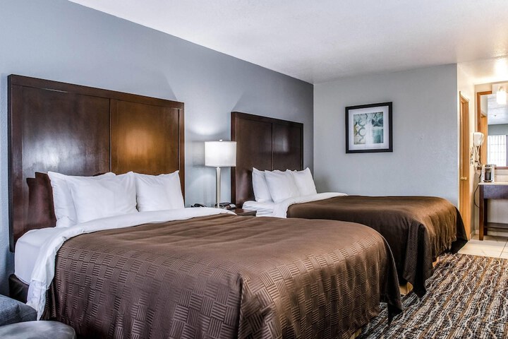Clarion Hotel by Humboldt Bay