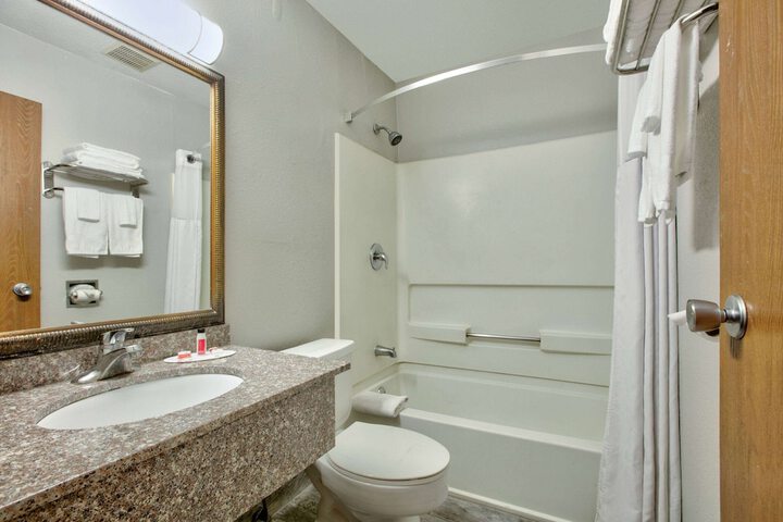 Room 17 of 32