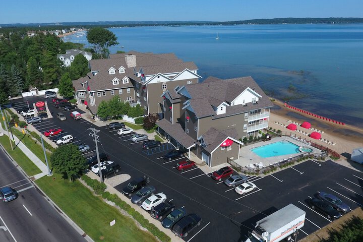 Cherry Tree Inn & Suites