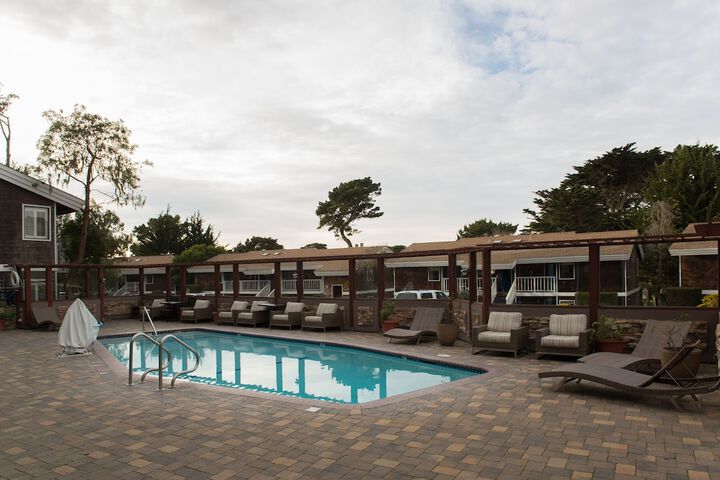 Lighthouse Lodge & Cottages