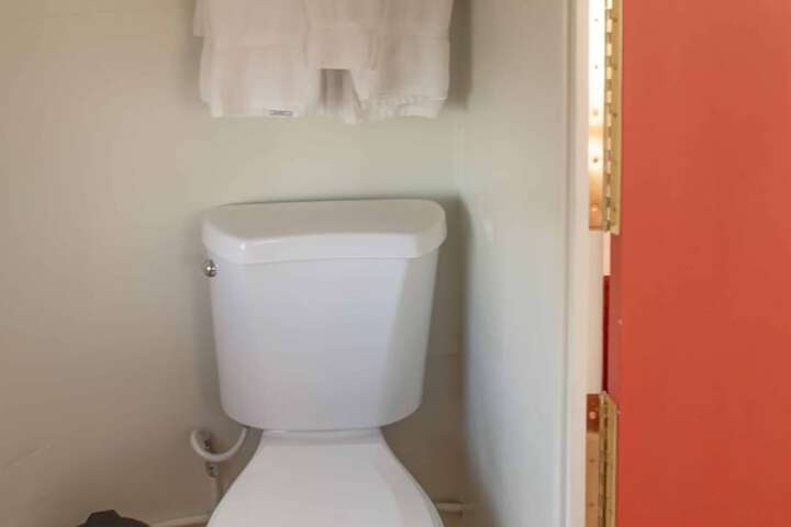 Room 28 of 183