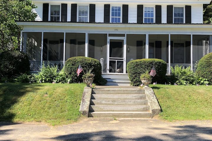 Aiken Manor B & B