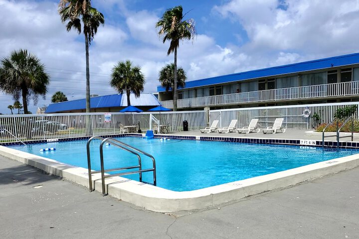 Pool 12 of 73