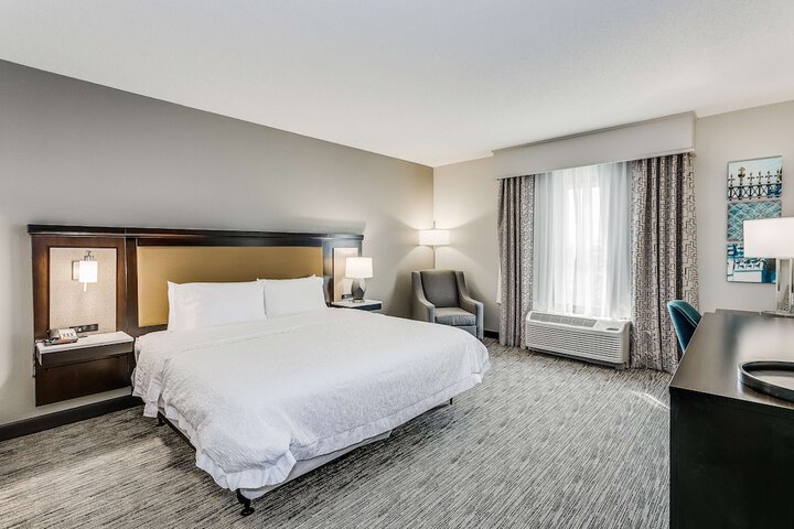 Hampton Inn & Suites Mobile- Downtown Historic District