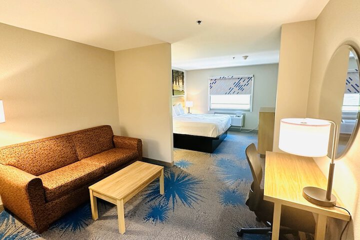 Room 28 of 34