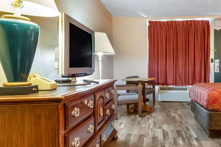 Room 14 of 23