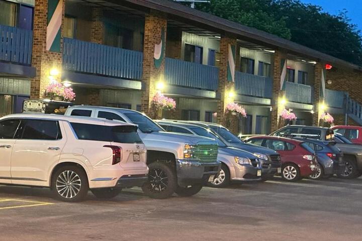 Kewanee Motor Lodge