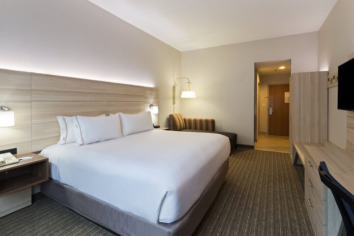 Holiday Inn Express Hotel & Suites Tavares - Leesburg by IHG