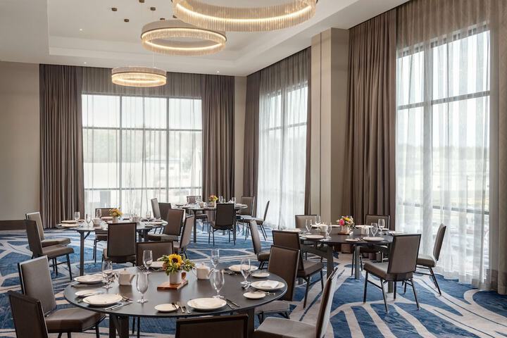 Valley Hotel Homewood Birmingham Curio Collection by Hilton