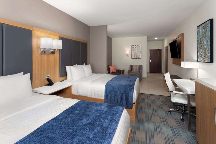 La Quinta Inn & Suites by Wyndham Coralville Iowa City