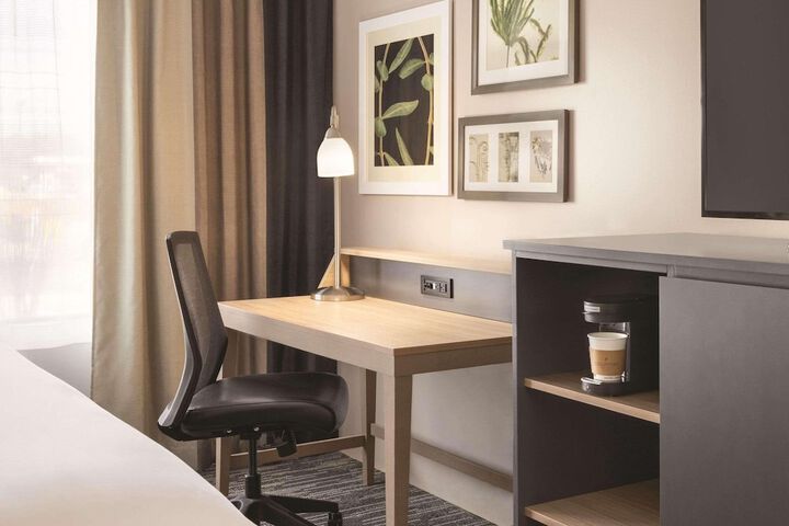 Country Inn & Suites by Radisson Madison Southwest, WI