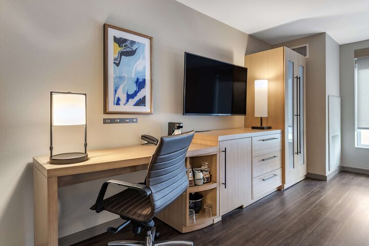 Room 21 of 27