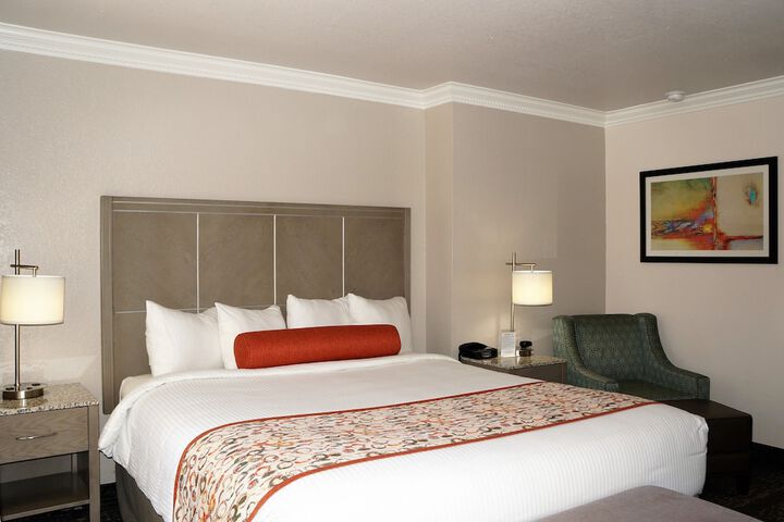 Room 22 of 38