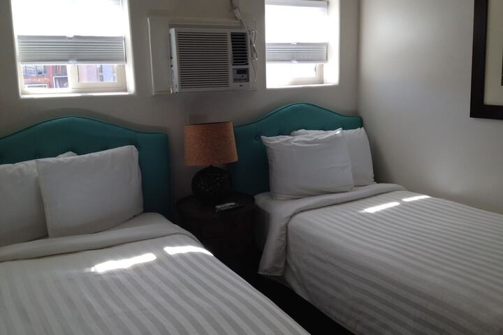 Room 11 of 38