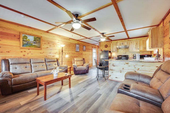 Troy Cabin w / River Access: Fish Kayak & More!