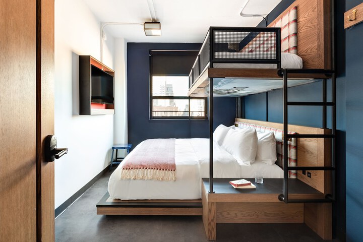 Room 52 of 101