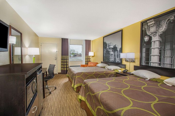 Room 6 of 24