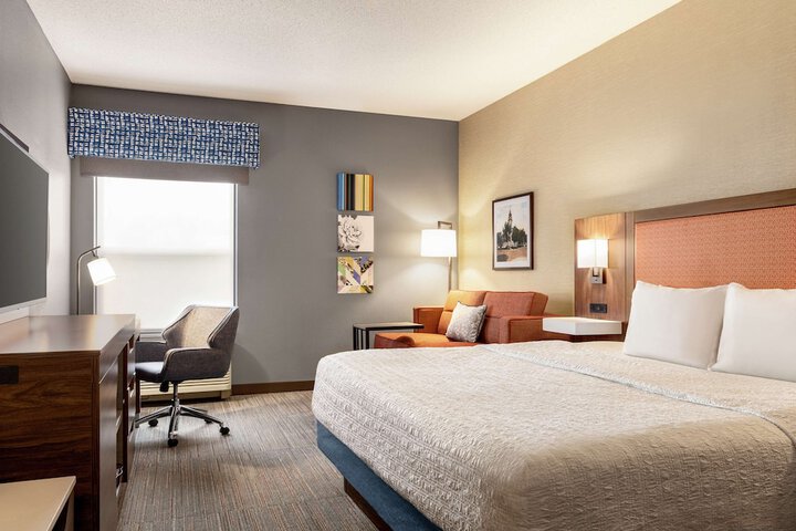 Room 21 of 34