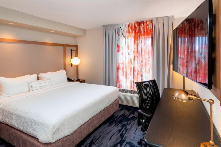 Room 33 of 48