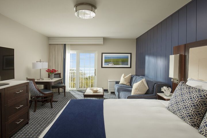 Hyannis Harbor Hotel