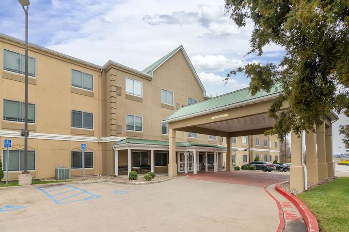 Hotel 2 of 41
