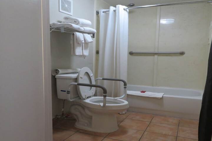 Room 14 of 47