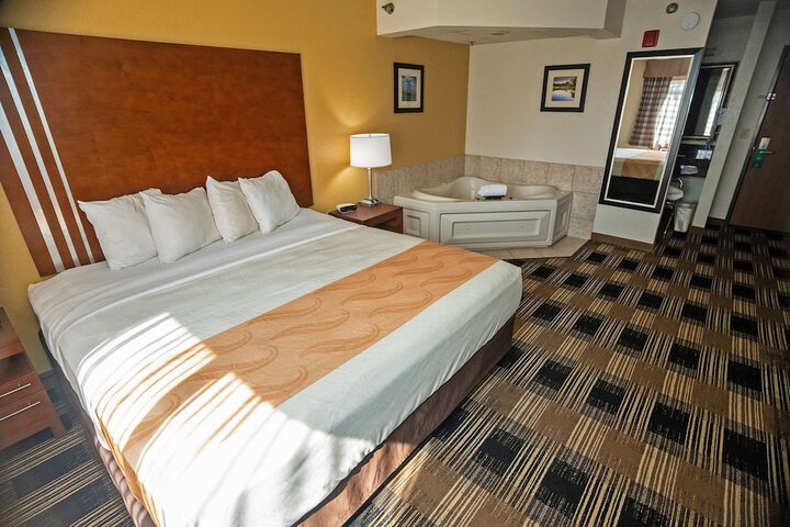 Room 21 of 36