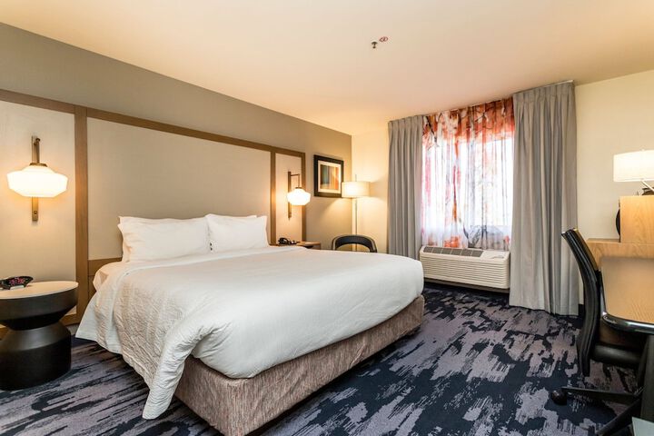 Room 32 of 48