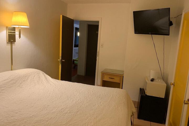 Room 17 of 41