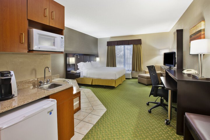 Room 50 of 71
