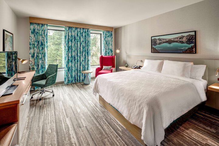 Room 27 of 48