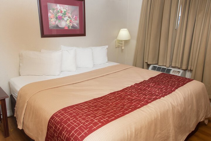 Room 10 of 24