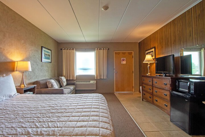 Room 35 of 73