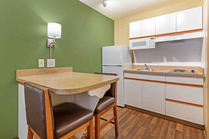 Extended Stay America Suites Washington DC Falls Church