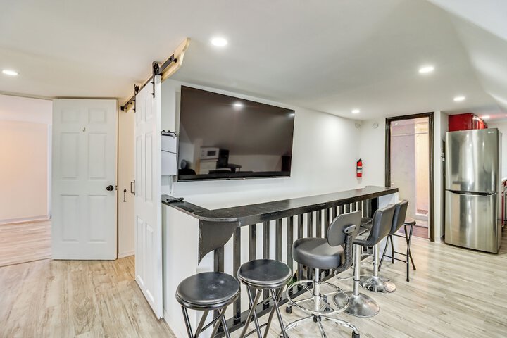 Walkable Abode in Stroudsburgs Business District!