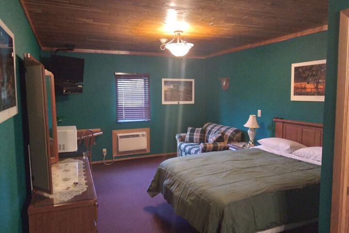 Room 4 of 10