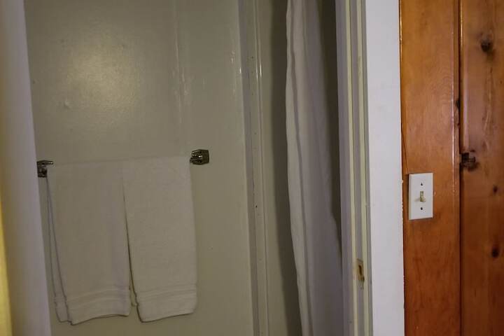 Room 23 of 44