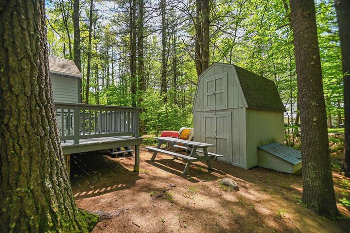 Cottage by the Pond The Perfect Cozy Escape!