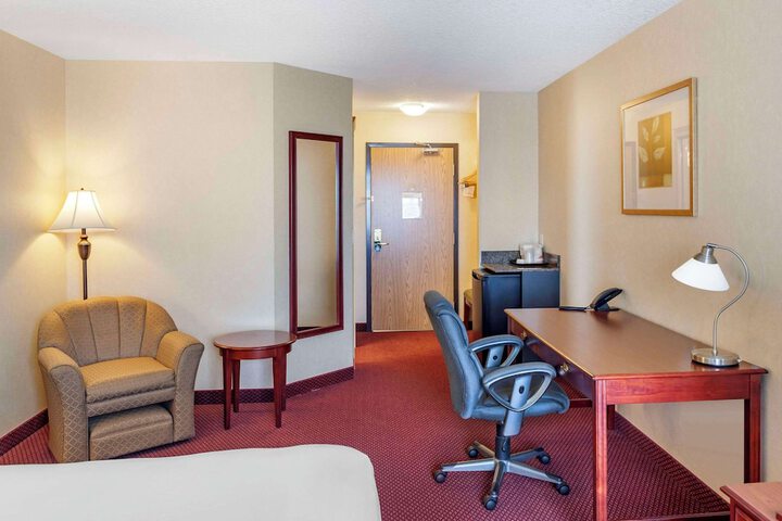 Quality Inn & Suites Edmonton International Airport