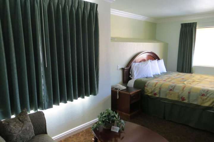 Room 22 of 48