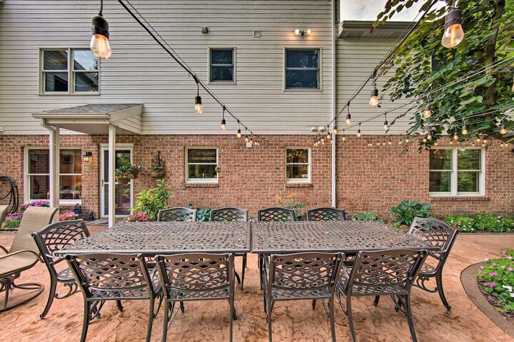 Charming Apartment w / Yard & Beautiful Gardens!