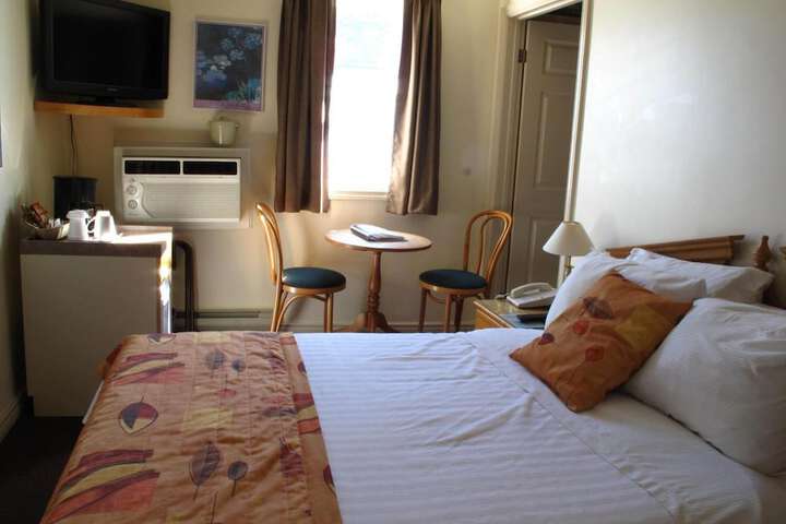 Room 12 of 48
