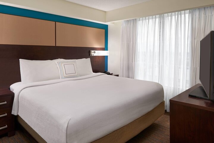 Room 16 of 28